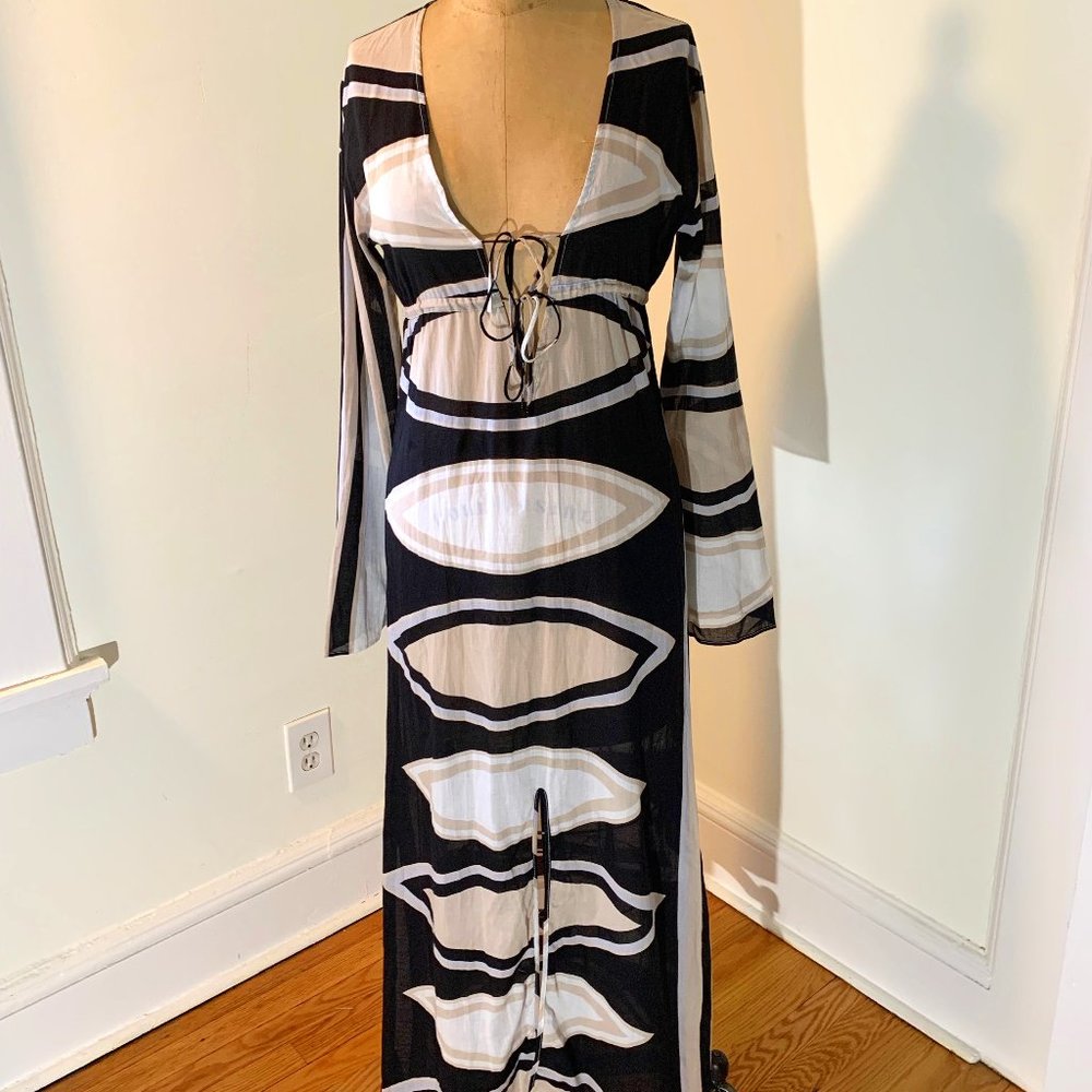 Beach or pool cover-up